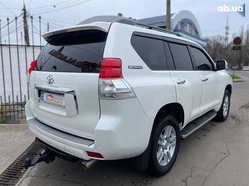 Toyota Land Cruiser Prado 2012 - фото 4
