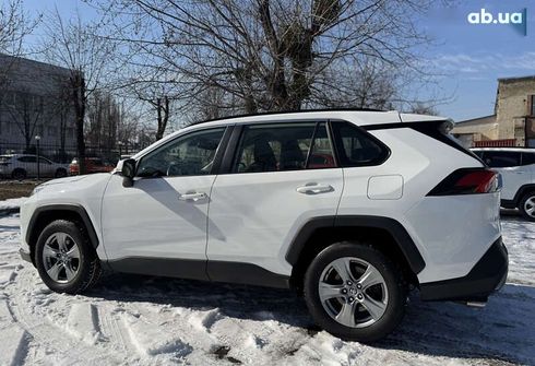 Toyota RAV4 2022 - фото 14