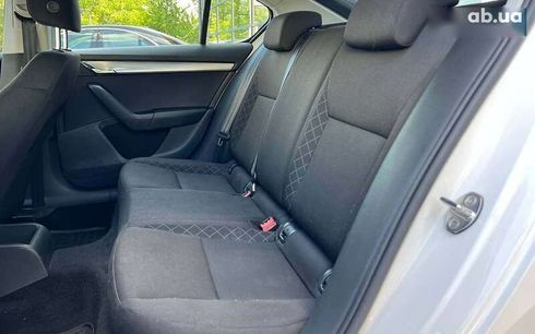 Skoda Octavia 2019 - фото 25