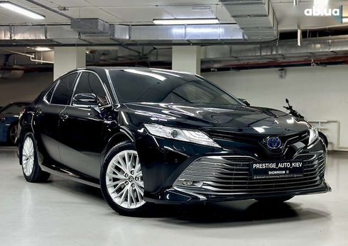 Toyota Camry 2020 - фото 2