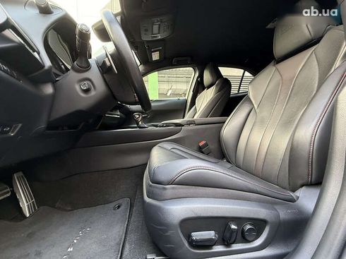 Lexus UX 2020 - фото 21