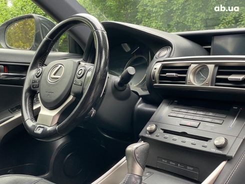 Lexus IS 2016 белый - фото 14