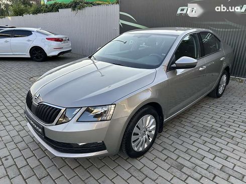 Skoda Octavia 2017 - фото 14