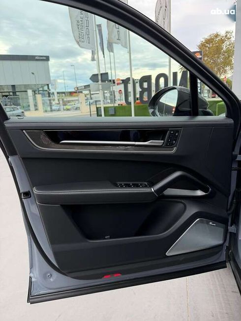 Porsche Cayenne 2025 - фото 20