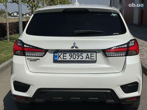 Mitsubishi Outlander 2020 - фото 5