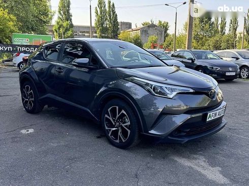 Toyota C-HR 2018 - фото 2