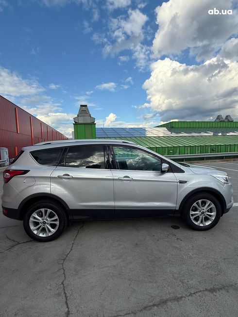 Ford Kuga 2019 - фото 6