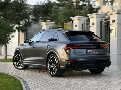 Audi RS Q8 2021 - фото 8