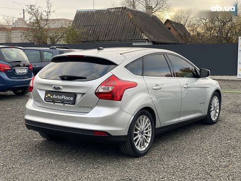 Ford Focus 2014 - фото 15
