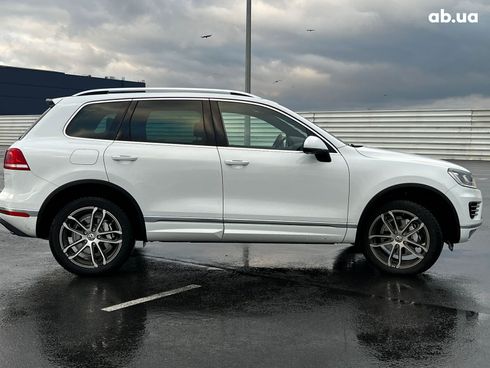 Volkswagen Touareg 2016 белый - фото 13