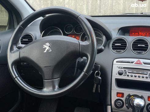 Peugeot 308 2011 бежевый - фото 5