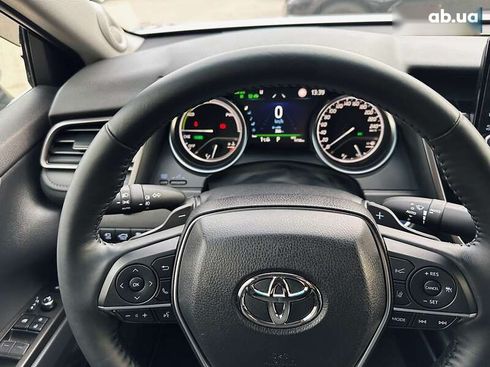 Toyota Camry 2023 - фото 18