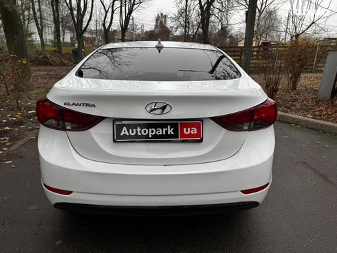 Hyundai Elantra 2015 белый - фото 7
