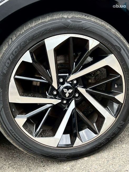 Mitsubishi Outlander 2023 - фото 11