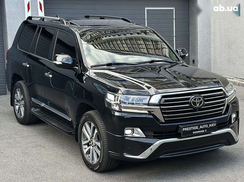 Toyota Land Cruiser 2017 - фото 9