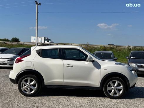 Nissan Juke 2011 белый - фото 6