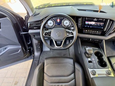 Volkswagen Touareg 2021 - фото 28