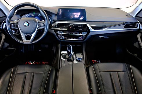 BMW 5 серия 2019 белый - фото 7