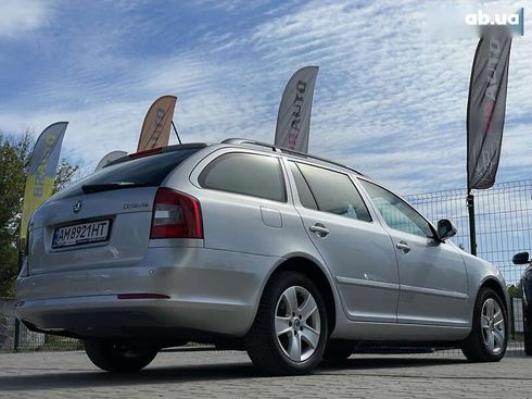 Skoda Octavia 2011 - фото 16
