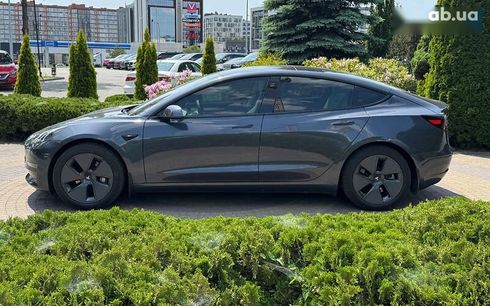 Tesla Model 3 2022 - фото 4