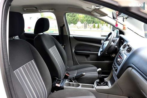Ford Focus 2010 - фото 25