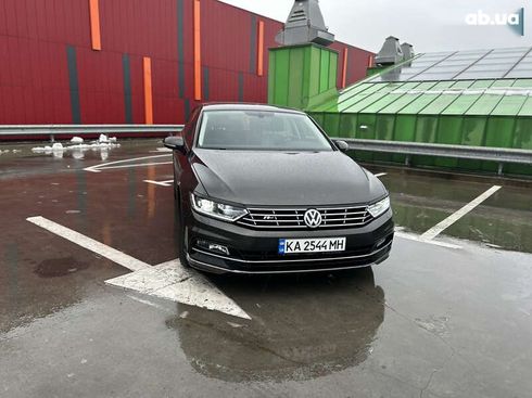 Volkswagen Passat 2018 - фото 5