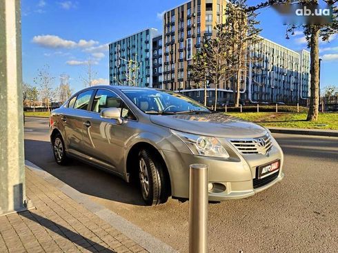 Toyota Avensis 2011 - фото 28