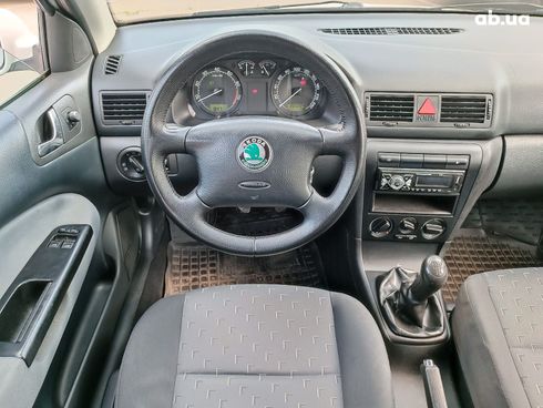 Skoda Octavia 2007 белый - фото 25