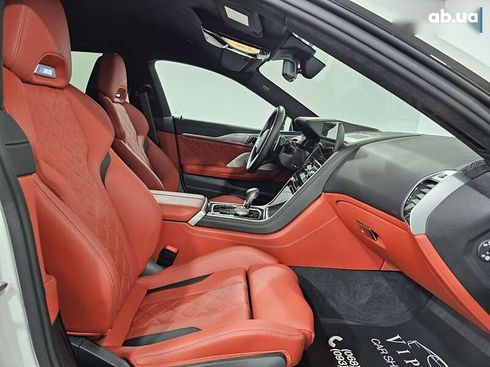 BMW M8 Gran Coupe 2023 - фото 21