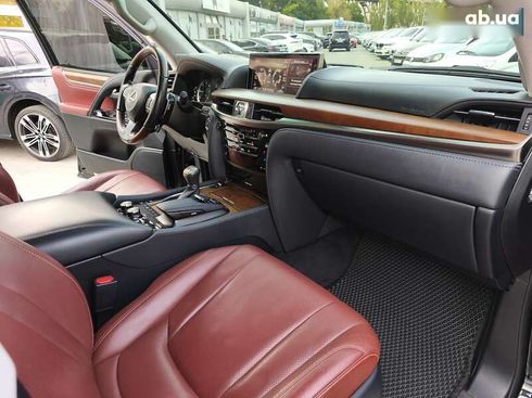 Lexus LX 2017 - фото 18