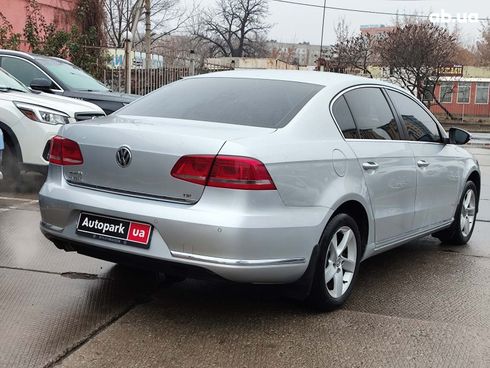 Volkswagen Passat 2011 серый - фото 9