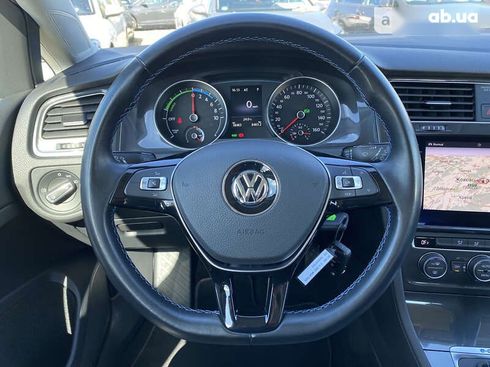 Volkswagen e-Golf 2020 - фото 18