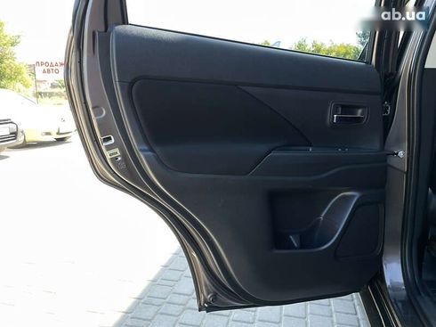 Mitsubishi Outlander 2016 - фото 26