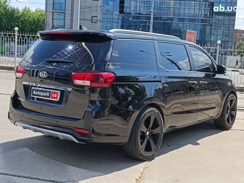 Kia Sedona 2015 черный - фото 8