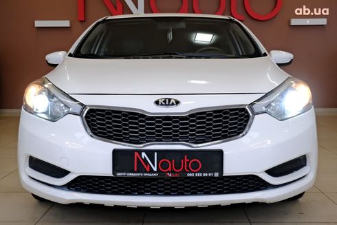 Kia Forte 2017 белый - фото 6