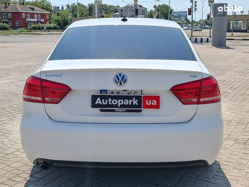 Volkswagen Passat 2015 бежевый - фото 9
