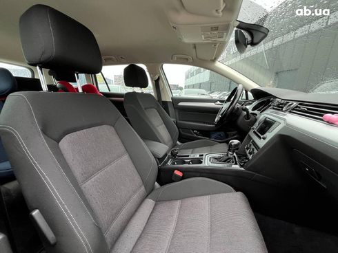 Volkswagen passat b8 2017 белый - фото 17