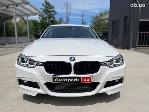 BMW 3 серия 2018 белый - фото 14