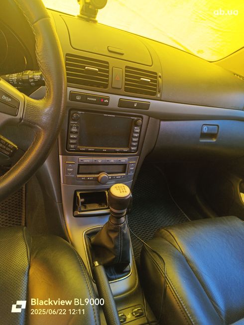Toyota Avensis 2008 серебристый - фото 19