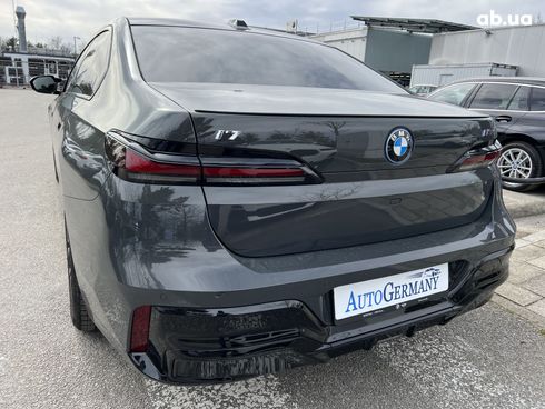 BMW i7 2024 - фото 16