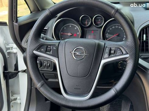 Opel Astra 2011 - фото 21