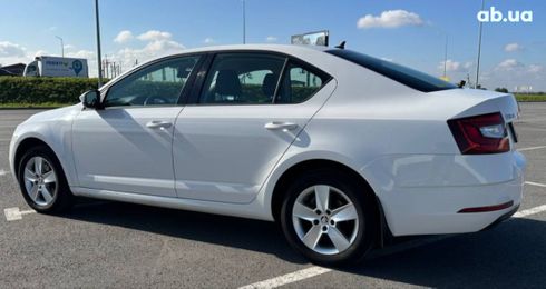 Skoda Octavia 2018 белый - фото 2