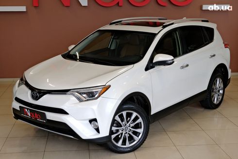 Toyota RAV4 2017 белый - фото 2