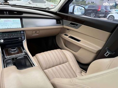 Jaguar XF 2017 - фото 18