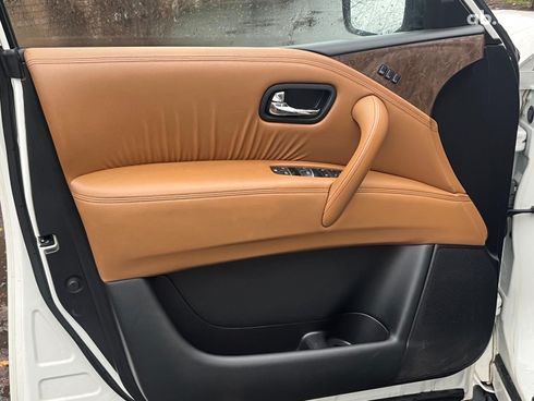 Infiniti QX80 2017 белый - фото 44