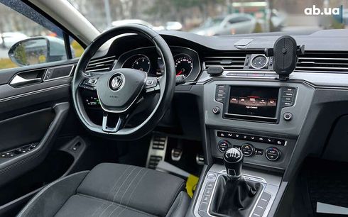Volkswagen Passat 2015 - фото 19
