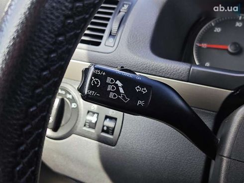 Volkswagen Touran 2009 - фото 22