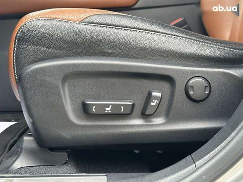 Lexus RX 2018 - фото 18