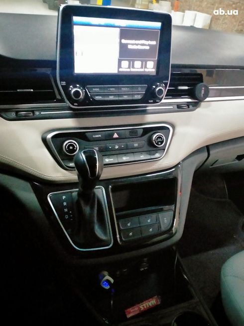 Hyundai Grand Starex 2018 черный - фото 6