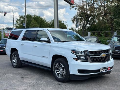 Chevrolet Suburban 2019 белый - фото 7